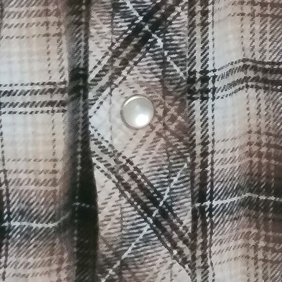 Wrangler Western Style Shirt Size XL Pearl Snap Brown Plaid Button Down - Picture 2 of 5